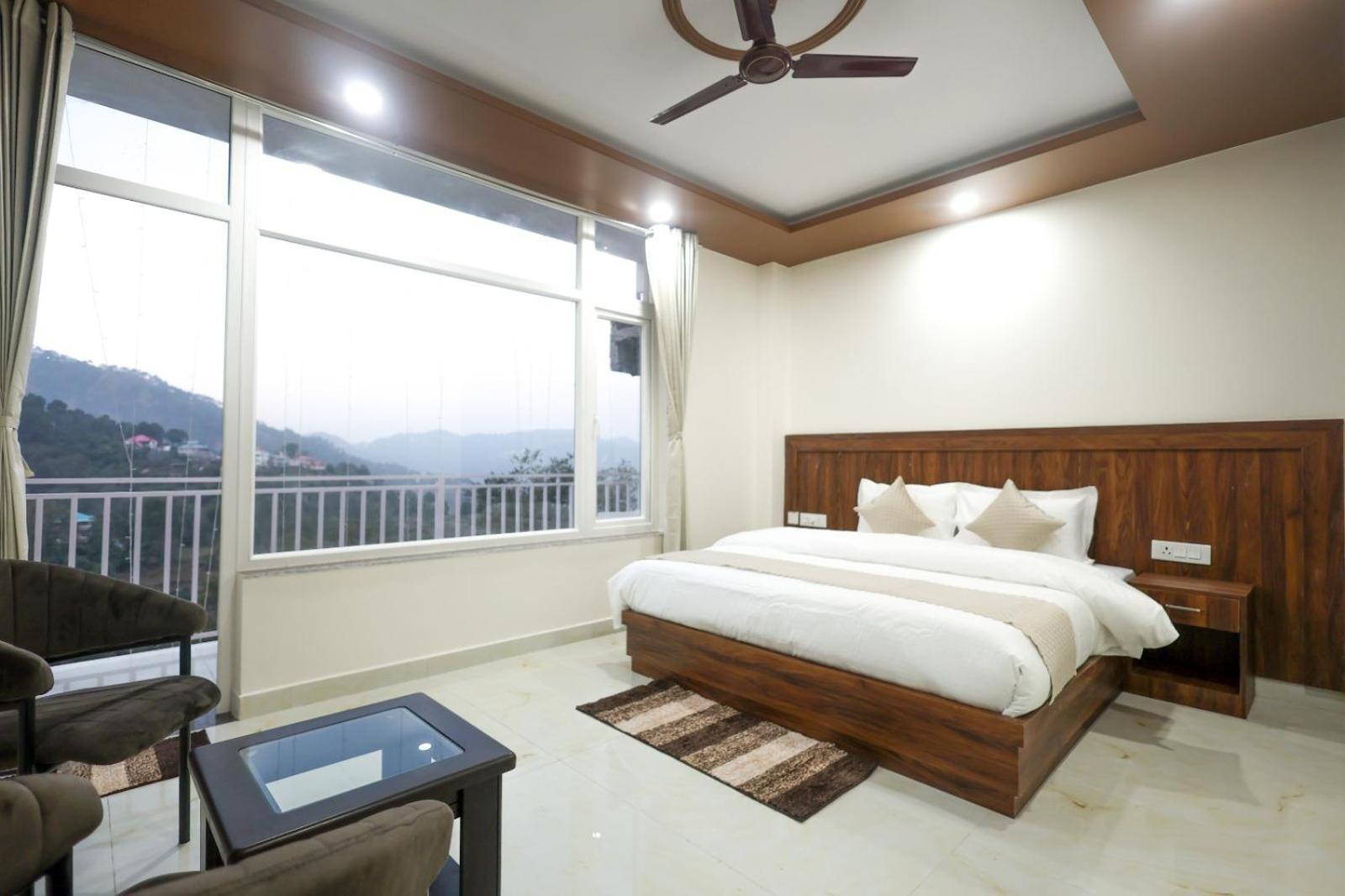 Mountain Shadow Hotel Касаули Екстериор снимка